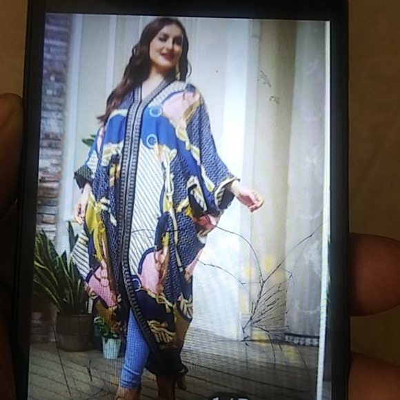 MULTICOLOR CHAIN PRINT MAXI CAFTAN - Picture 3 of 6